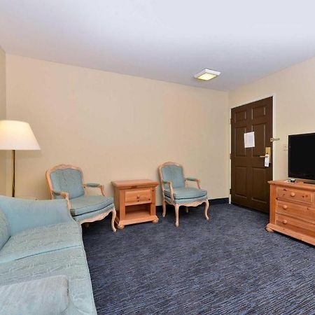 Quality Inn & Suites Shawano Bagian luar foto