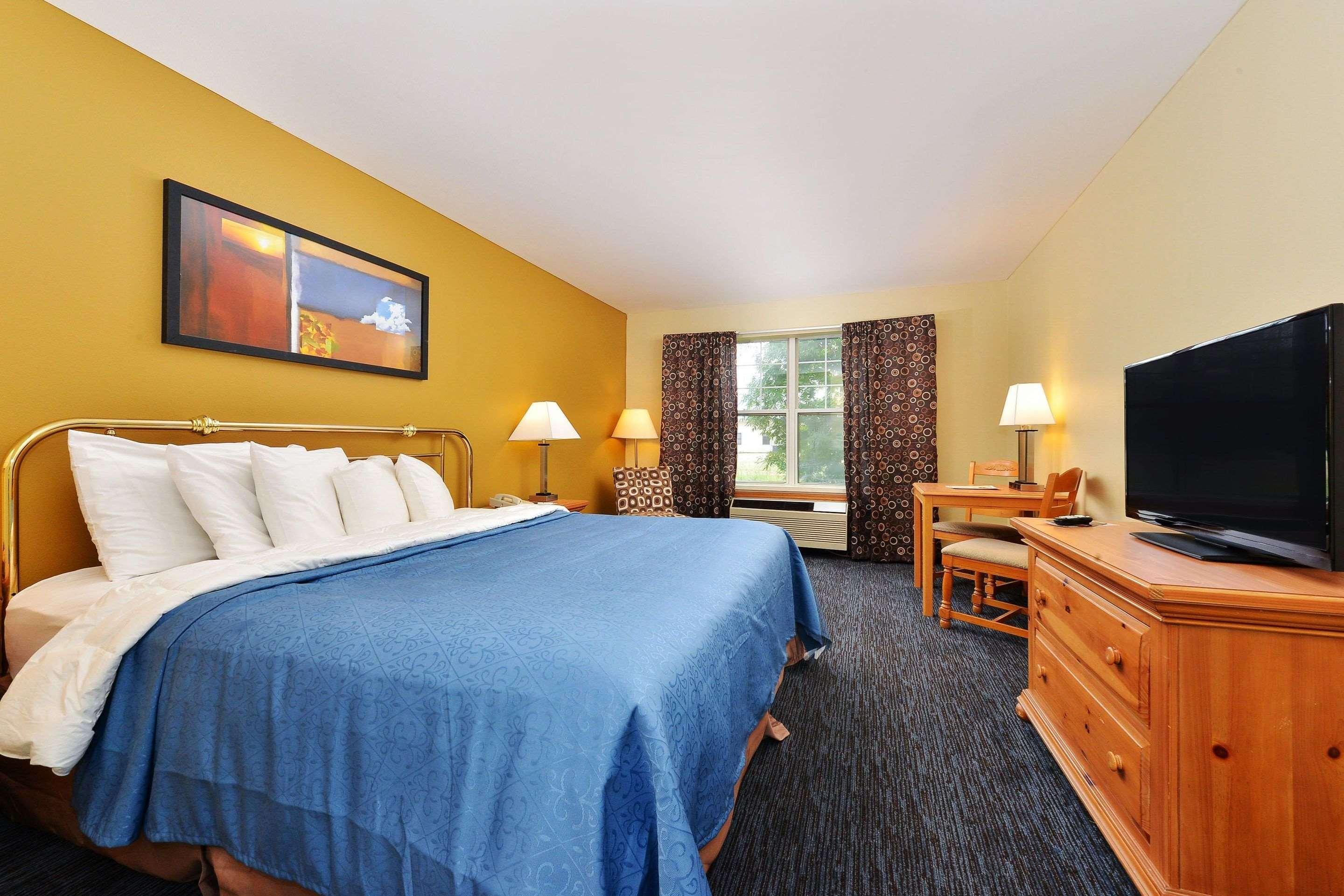 Quality Inn & Suites Shawano Bagian luar foto