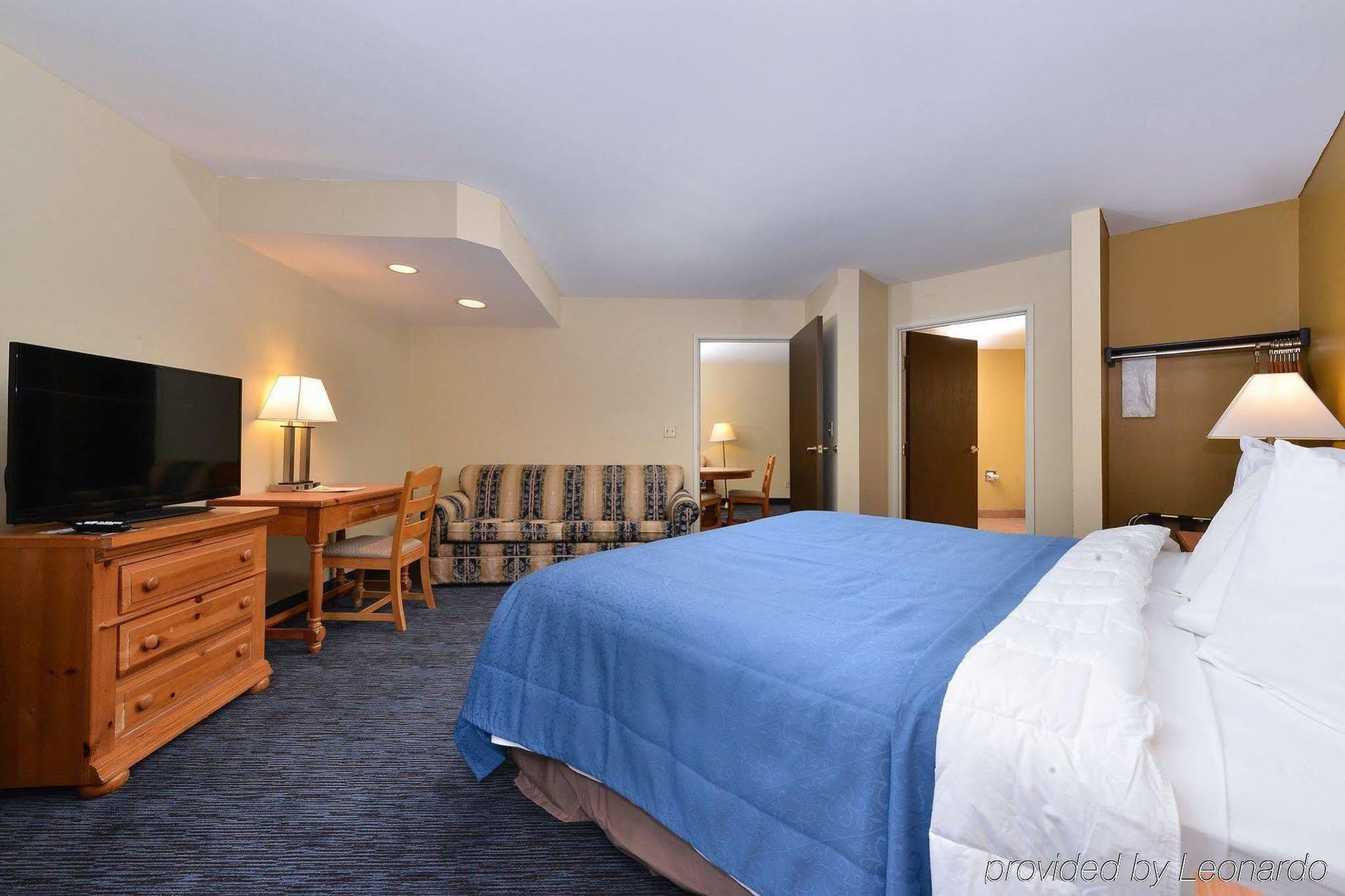 Quality Inn & Suites Shawano Bagian luar foto